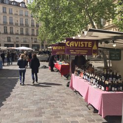 Marché Place Baudoyer - Wine stand from small farms. English speaking and very helpful.