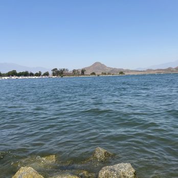 Lake Perris - Scenery, Umbrellas, Sand Area - Parks Near Me - Perris, California Lake Perris - Scenery, Umbrellas, Sand Area - Parks Near Me - Perris, California