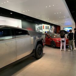 Tesla Motors - I am waiting to do a demo drive...