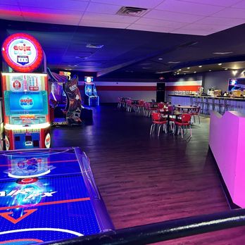 AMF University Lanes - Bowling Near Me - Charlotte, North Carolina