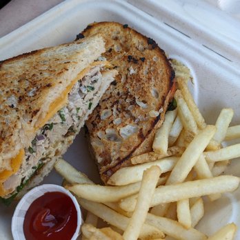 Mama Bear’s Kitchen - Ahi melt - Food Trucks Near Me - Waimea, Hawaii