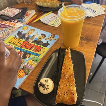 Haraz Coffee House - Pinapple Mango Smoothie & Honeycomb w/ Oreo macaroon - Coffee & Tea Near Me - Pearland, Texas Haraz Coffee House - Pinapple Mango Smoothie & Honeycomb w/ Oreo macaroon - Coffee & Tea Near Me - Pearland, Texas