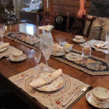 Wilson House Bed and Breakfast - Beautiful dining room. The house is full of period antiques right down to the dishes, linens and flatware. - Bed & Breakfast Near Me - Baltimore, Maryland Wilson House Bed and Breakfast - Beautiful dining room. The house is full of period antiques right down to the dishes, linens and flatware. - Bed & Breakfast Near Me - Baltimore, Maryland