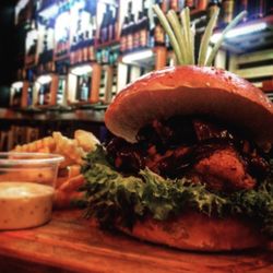 Reich By Wolters - Prueben las hamburguesas y pregunten por las promociones siempre tienen una diferente !!