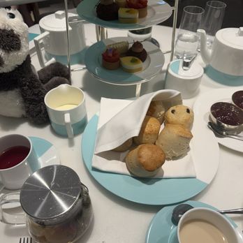 The Tiffany Blue Box Cafe - Fresh scones - Cafes Near Me - London, XGL The Tiffany Blue Box Cafe - Fresh scones - Cafes Near Me - London, XGL
