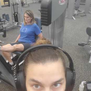 LA Fitness - Someone using the machine right next to mine with no mask. - Gyms Near Me - Irving, Texas LA Fitness - Someone using the machine right next to mine with no mask. - Gyms Near Me - Irving, Texas