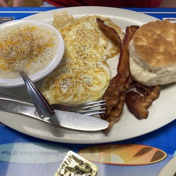 Bob's Grill - Grits, eggs, bacon, and biscuit. - Diners Near Me - Kill Devil Hills, North Carolina