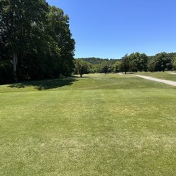 Sugarwood Golf Club - Super crisp tee boxes and fairways. Grass all over the course was amazing.