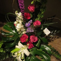 Rhew Hendley Florist - Styled with beauty