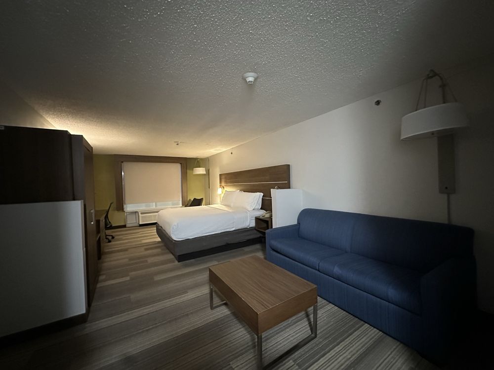 Holiday Inn Express & Suites Lexington Dtwn Area-Keeneland - wedding in Lexington, KY