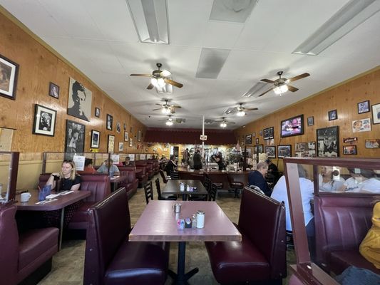 Andy's Coffee Shop by null