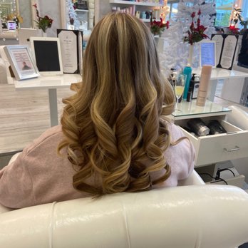 Social Dry Lounge - Eli gave me beautiful curls in a flash! She took great care of me and was gentle on my hair. - Makeup Artists Near Me - Irvine, California Social Dry Lounge - Eli gave me beautiful curls in a flash! She took great care of me and was gentle on my hair. - Makeup Artists Near Me - Irvine, California
