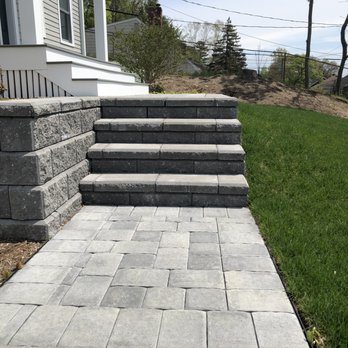 J&E Landscape - the steps leading to the house - Landscaping Near Me J&E Landscape - the steps leading to the house - Landscaping Near Me