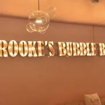 Brooke’s Bubble Bar - Decor - Champagne Bars Near Me - Fredericksburg, Texas