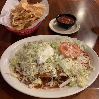 Yucatan Mexican Restaurant - Chips and dip and my main entry...Enchiladas Supremas! - Mexican Near Me - Pineville, Louisiana Yucatan Mexican Restaurant - Chips and dip and my main entry...Enchiladas Supremas! - Mexican Near Me - Pineville, Louisiana