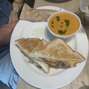 The Kitchen - Brisket Grilled Cheese with Bacon Tomato Soup - Burgers Near Me - The Woodlands, Texas The Kitchen - Brisket Grilled Cheese with Bacon Tomato Soup - Burgers Near Me - The Woodlands, Texas