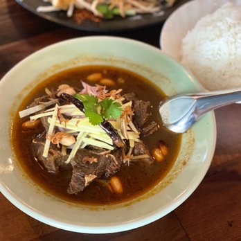 Tee Sud Thai Rustic and Bar - Beef Chuck Short Rib - Bars Near Me - Snohomish, Washington Tee Sud Thai Rustic and Bar - Beef Chuck Short Rib - Bars Near Me - Snohomish, Washington