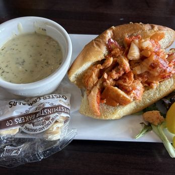 The Cull House - Soup and lobster roll - Seafood Near Me - Sayville, New York