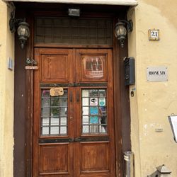 Rione XIV - Unassuming entrance