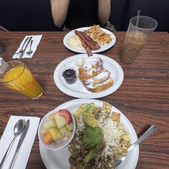 Nat's Early Bite Coffee Shop - Diners Near Me - Sherman Oaks, California