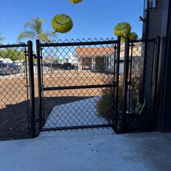 Common Fence Fencing - Fences & Gates Near Me - Murrieta, California Common Fence Fencing - Fences & Gates Near Me - Murrieta, California