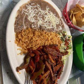 Salsa Verde Mexican Cuisine - Fajitas Bistek de Asada Plate - Mexican Near Me - Concord, California Salsa Verde Mexican Cuisine - Fajitas Bistek de Asada Plate - Mexican Near Me - Concord, California