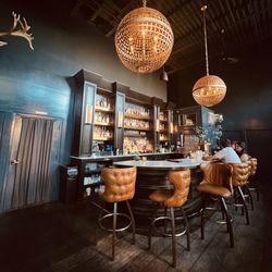 Carpenter Bar - Bar