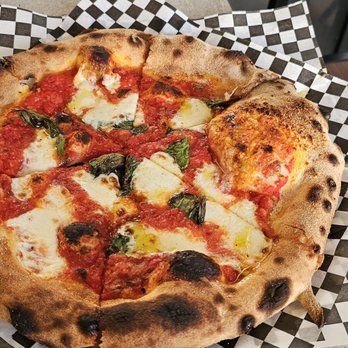 La Crosta Di Napoli - Pizza Near Me - Whittier, California La Crosta Di Napoli - Pizza Near Me - Whittier, California