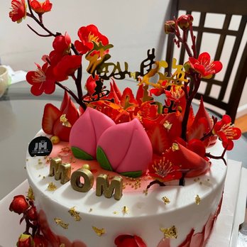 JM Cake Boutique - 8-inch fresh cream cake ($95) - Custom Cakes Near Me - Brooklyn, New York JM Cake Boutique - 8-inch fresh cream cake ($95) - Custom Cakes Near Me - Brooklyn, New York
