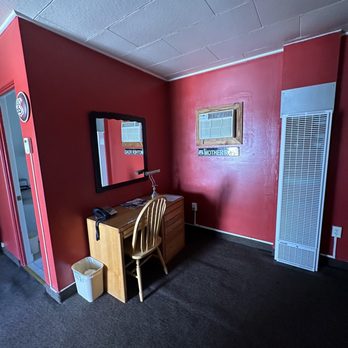 Historic Route 66 Motel - A corner in the room to do work or write a post card. - Hotels Near Me - Seligman, Arizona Historic Route 66 Motel - A corner in the room to do work or write a post card. - Hotels Near Me - Seligman, Arizona