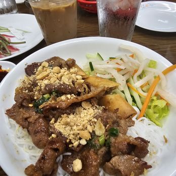 Yum Yum Pho - $15 Vermicelli bowl with bbq pork and a spring roll.  Nice portion of noodles and delicious pork. - Vietnamese Near Me - Aiea, Hawaii