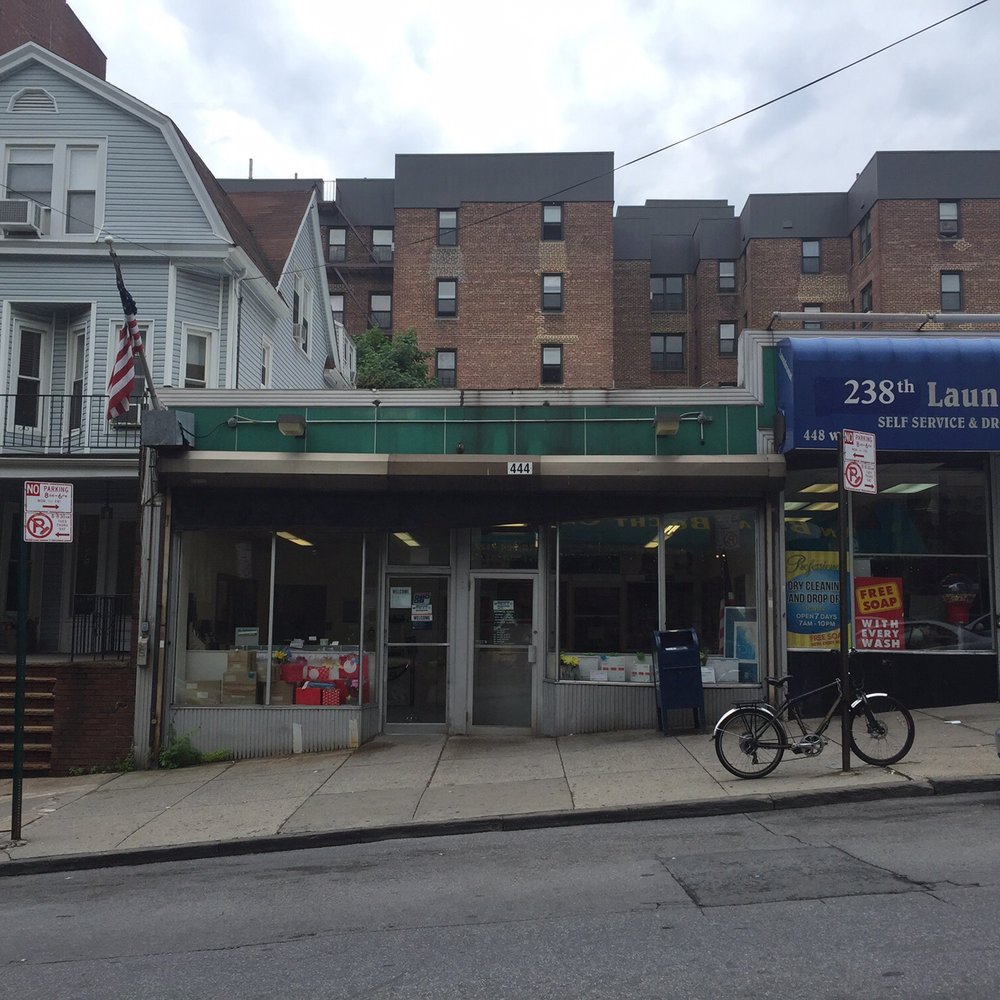 US Post Office - It doesn't look like much on the outside, but believe me folks, that is the BEST post office in the world! - Post Offices Near Me - Bronx, New York