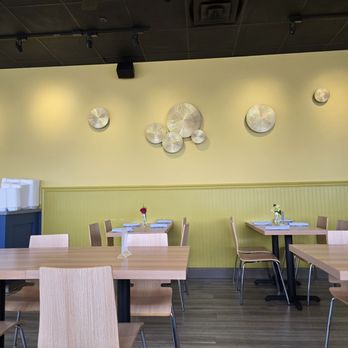 I Am Thai Cuisine - Inside - Thai Near Me - Elmhurst, Illinois I Am Thai Cuisine - Inside - Thai Near Me - Elmhurst, Illinois
