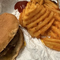 Silver Star - Cheeseburger with waffle fries