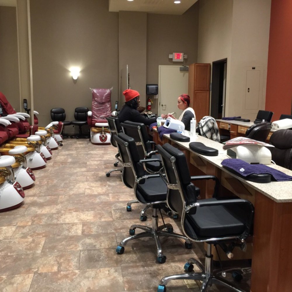 Charming Nails - Big spacious salon .. Very clean! Love the style of this salon it has a comfortable feel! - Nail Salons Near Me - Las Vegas, Nevada Charming Nails - Big spacious salon .. Very clean! Love the style of this salon it has a comfortable feel! - Nail Salons Near Me - Las Vegas, Nevada