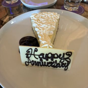 Henry's Palm Beach - Bars Near Me - Palm Beach, Florida