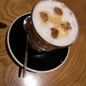 Zenith Brunch & Cocktails - Iced almond milk latte - Breakfast & Brunch Near Me - Lisbon, 11