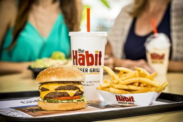 The Habit Burger Grill 27 Photos 17 Avis Salade 1101 E Morris Ave Union Township Nj Etats Unis Restaurant Avis Numero De Telephone