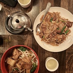 Noodle soup bottom! Noodle soup bottom!