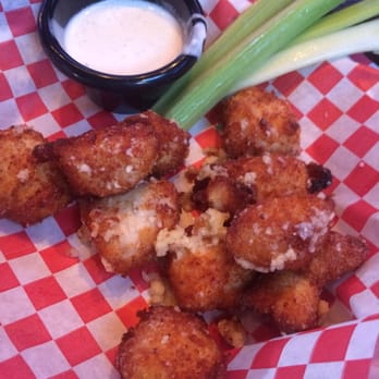 Rocco's Tavern - Garlic Parmesan Wings - Sports Bars Near Me - Pasadena, California