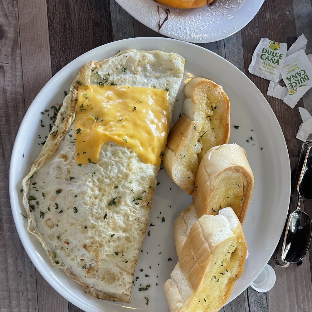 Al Pan Pan Bread & Bistro - Ham and Cheese omelette - Breakfast & Brunch Near Me - Dorado, Puerto Rico