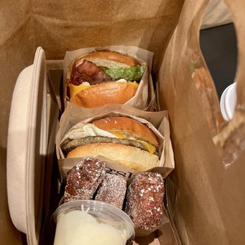 Eggslut - Sausage, Egg & Cheese Sandwich, Cheeseburger, French Toast Sticks - Breakfast & Brunch Near Me - Las Vegas, Nevada Eggslut - Sausage, Egg & Cheese Sandwich, Cheeseburger, French Toast Sticks - Breakfast & Brunch Near Me - Las Vegas, Nevada
