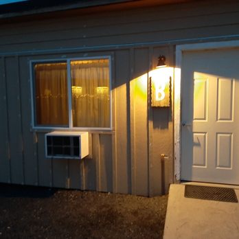 Crane Hot Springs - Cowboy cabin - Resorts Near Me - Burns, Oregon