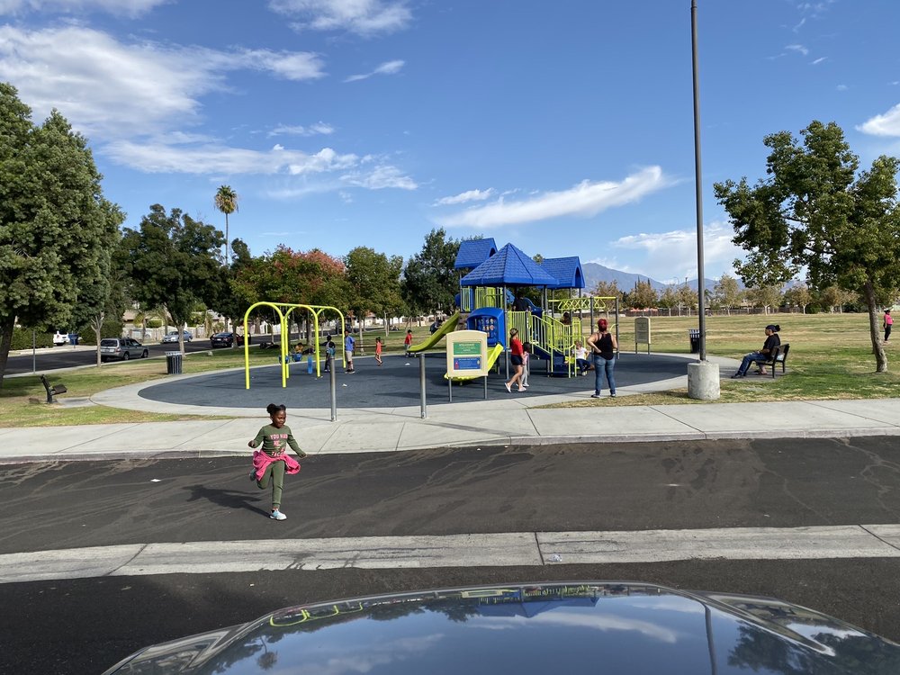 HIGHLAND COMMUNITY PARK 26901 Hibiscus St, Highland, California