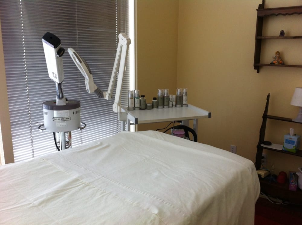 Radiant Skin Spa Logo