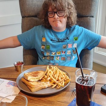 Stage Neck Inn - Grilled cheese goodness and fries - Hotels Near Me - York, Maine Stage Neck Inn - Grilled cheese goodness and fries - Hotels Near Me - York, Maine