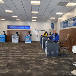 Spectrum - Many employees but not helping the 9 customers