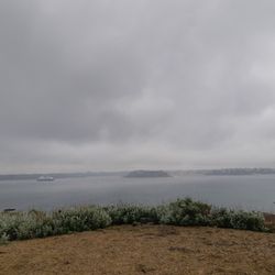 Tombe de Chateaubriand - Photo prise depuis la tombe de Châteaubriant