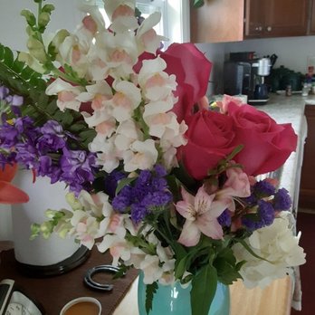 Broyles Florist - Loved the smell coming from the flowers probably the pink roses and or the stock. - Florists Near Me - Johnson City, Tennessee Broyles Florist - Loved the smell coming from the flowers probably the pink roses and or the stock. - Florists Near Me - Johnson City, Tennessee
