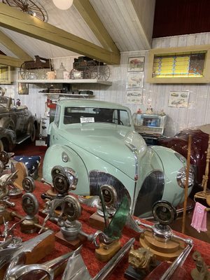 White Fence Farm by null